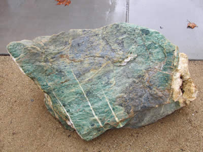 Mariposite boulder