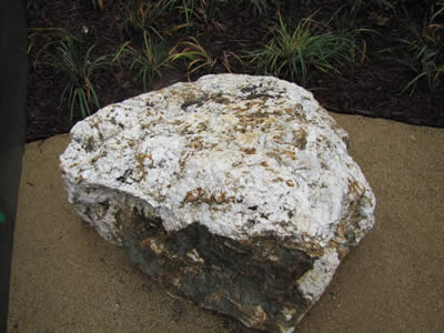 quartz boulder